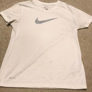 nike white t-shirt